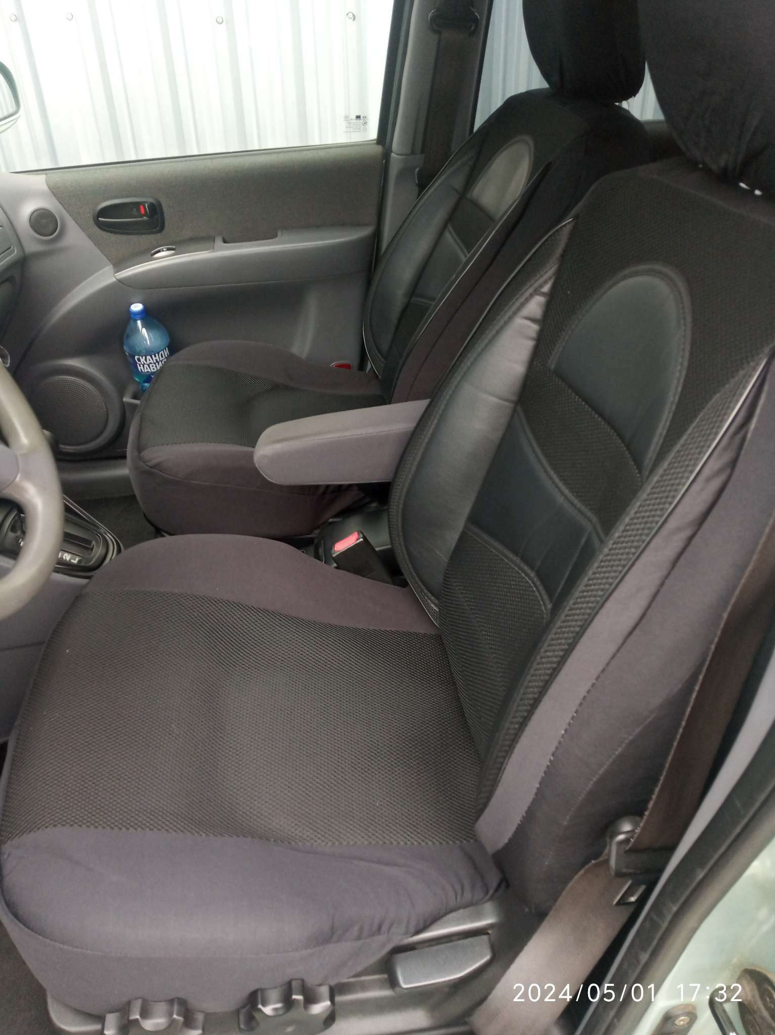 Фотография покупателя товара Чехлы на сиденья в автомобиль TORSO Premium, 11 предметов, кожаные вставки, красные вставки - Фото 4