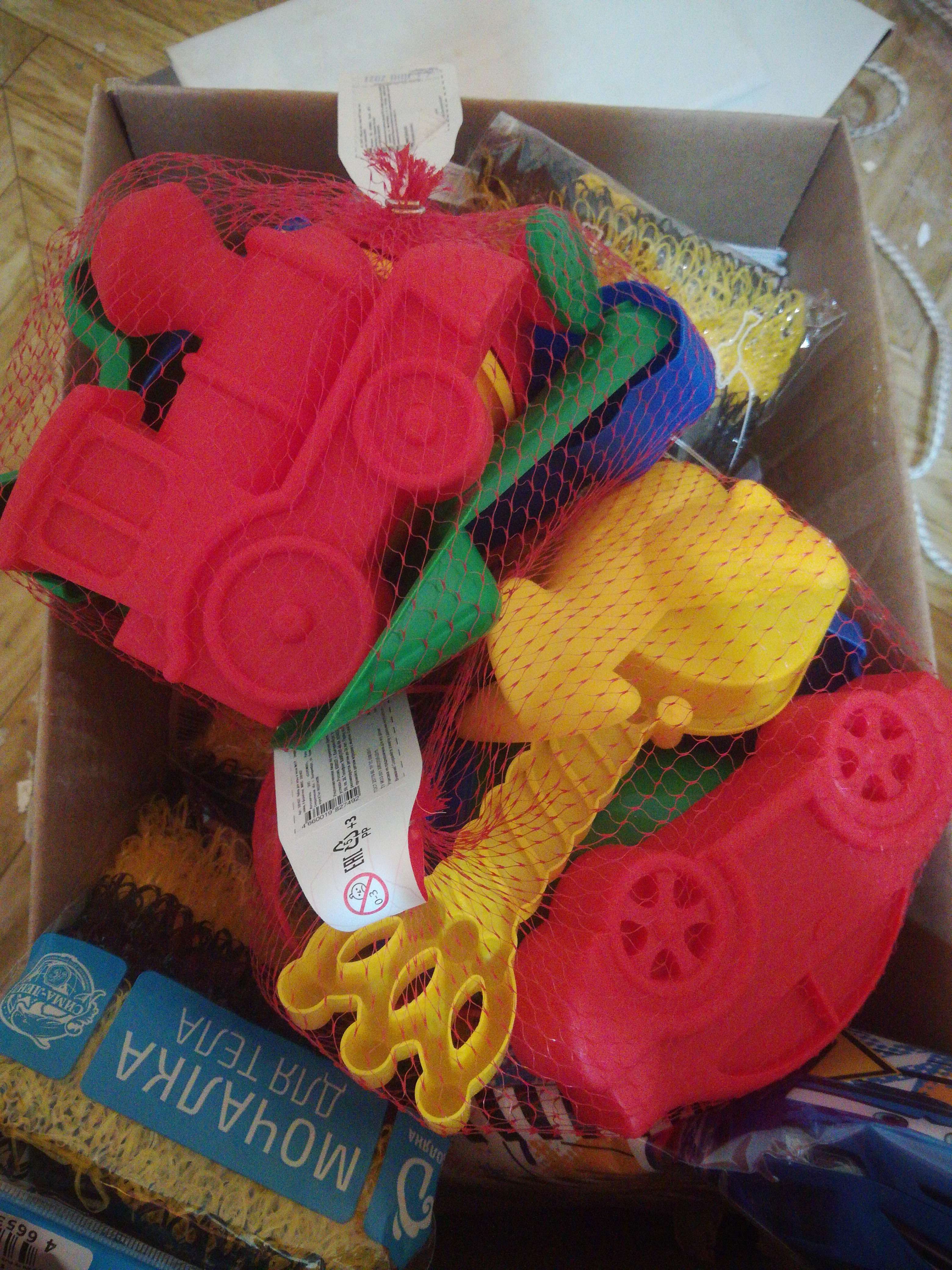 Фотография покупателя товара Набор для игры в песке, ведро, совок, лейка, 4 формочки, цвета МИКС - Фото 1