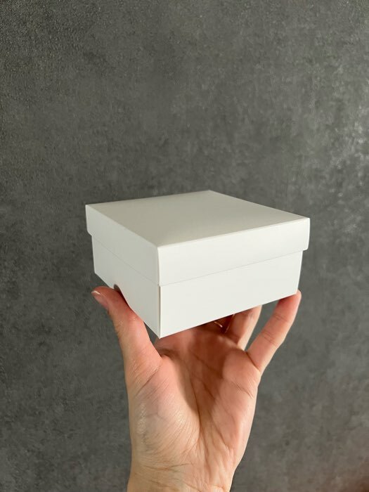 Фотография покупателя товара Коробка складная, крышка-дно, белая, 10 х 10 х 5 см - Фото 1