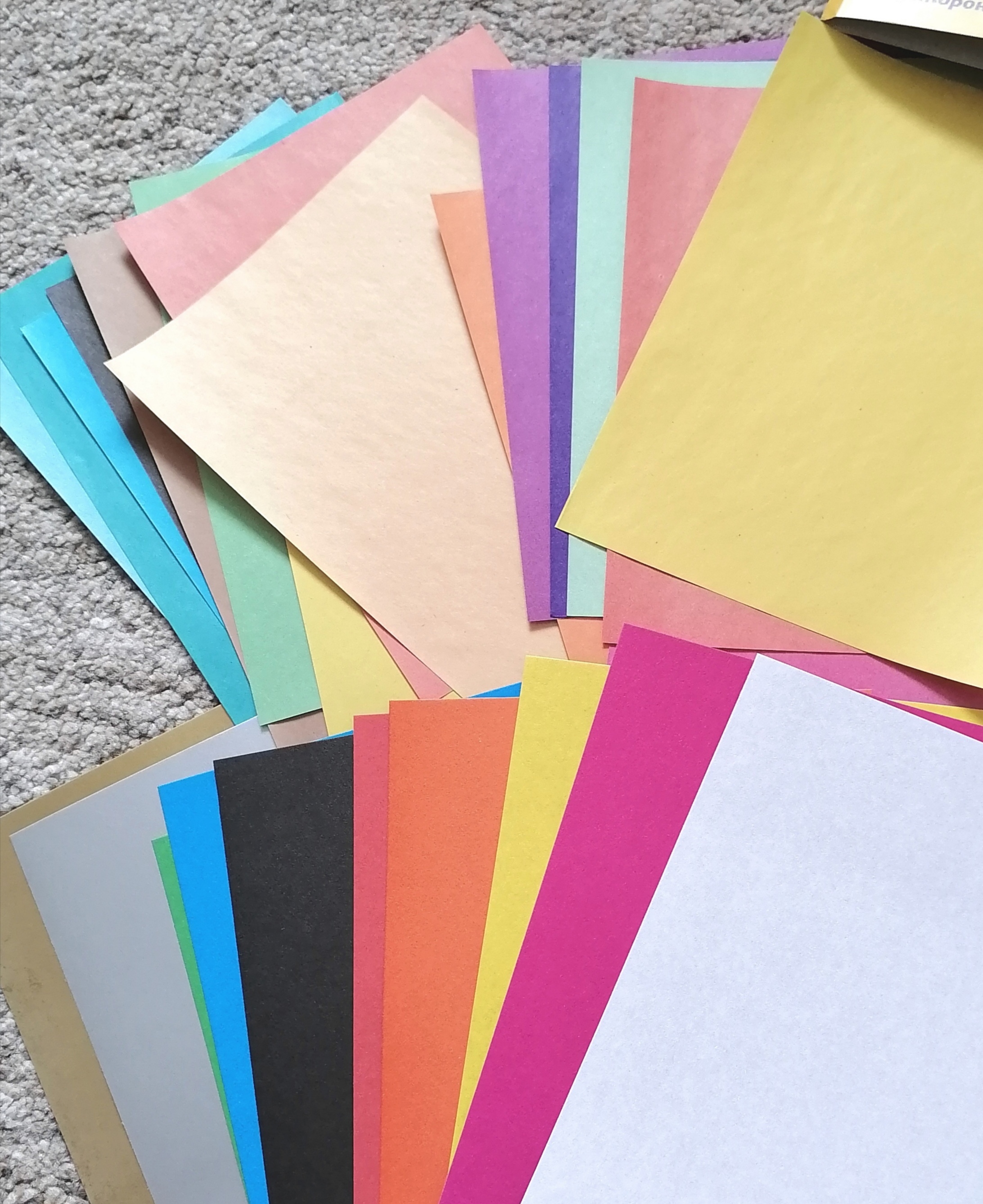 Фотография покупателя товара Набор "Смешарики" А5: 10л цветного одностороннего картона + 16л цветной двусторонней бумаги