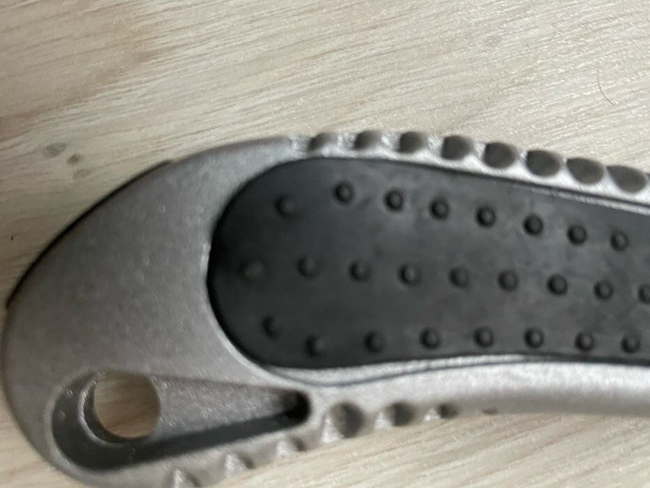 Фотография покупателя товара Нож канцелярский, 18 мм, металл с металлическим направляющим фиксатором, на блистере - Фото 4