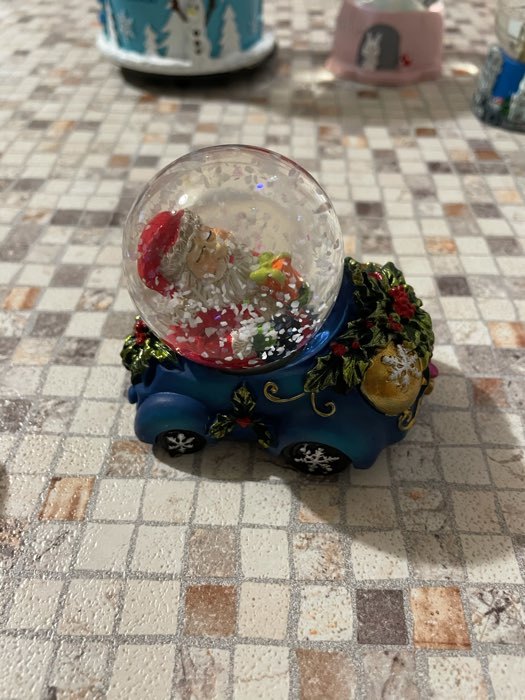 Фотография покупателя товара Сувенир шар водяной "Дед Мороз на машине" 6,5x7,8x6 см - Фото 2