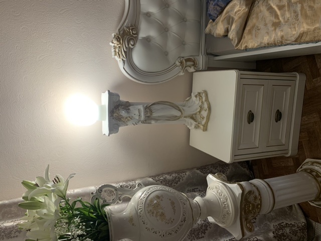 Фотография покупателя товара Лампа интерьерная "Девушка у колонны" шар, белое золото 90см - Фото 1