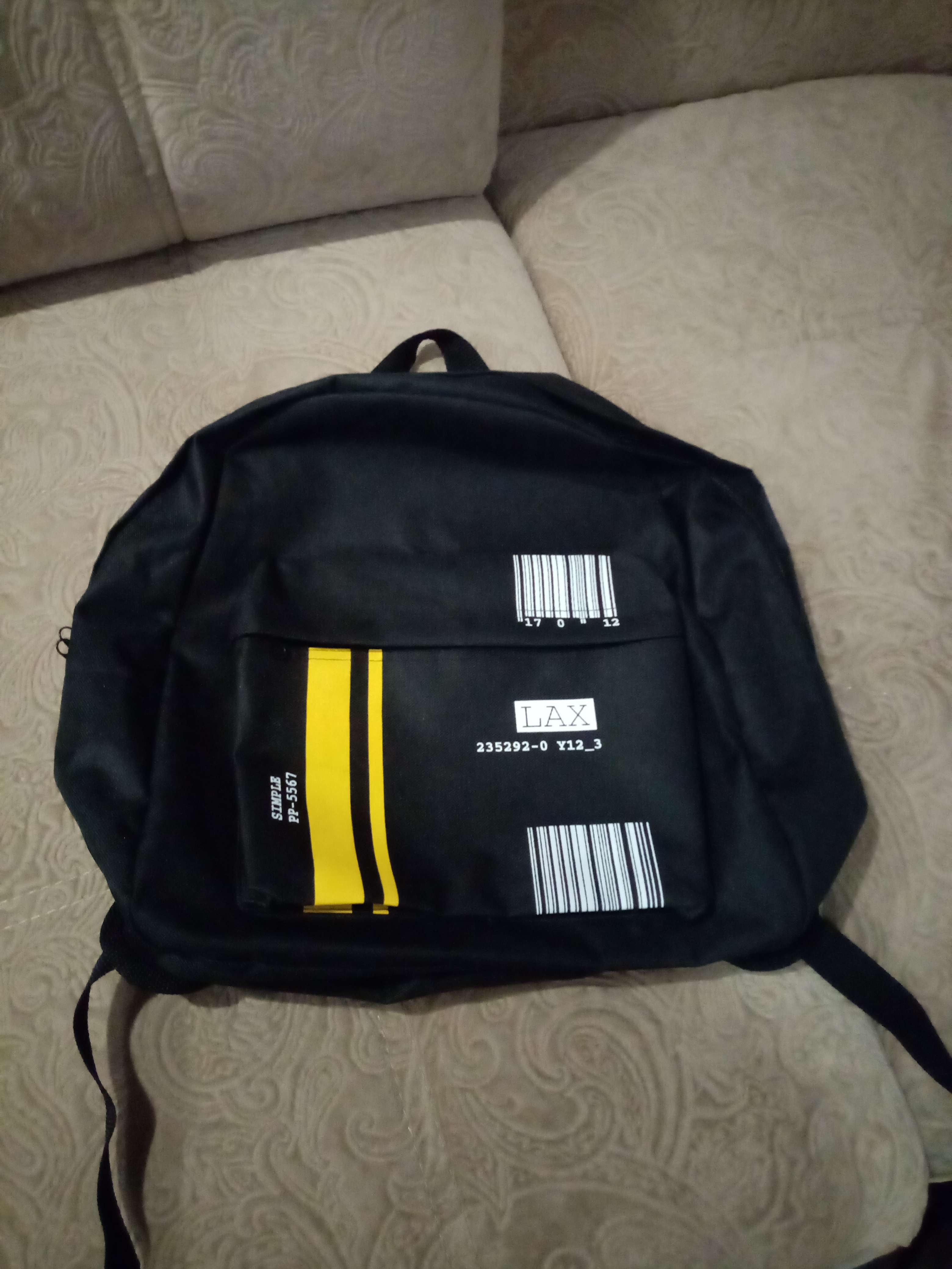 Фотография покупателя товара Рюкзак молодёжный «Штрихкод», 33х13х37 см, отдел на молнии, наружный карман, цвет чёрный - Фото 2