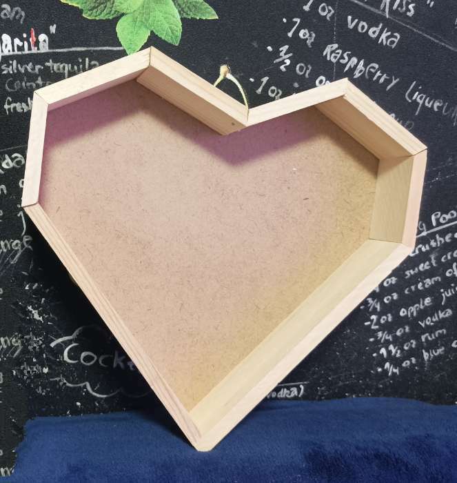Фотография покупателя товара Кашпо деревянное 25×4.5 см "Сердце" подарочное, натуральный - Фото 2