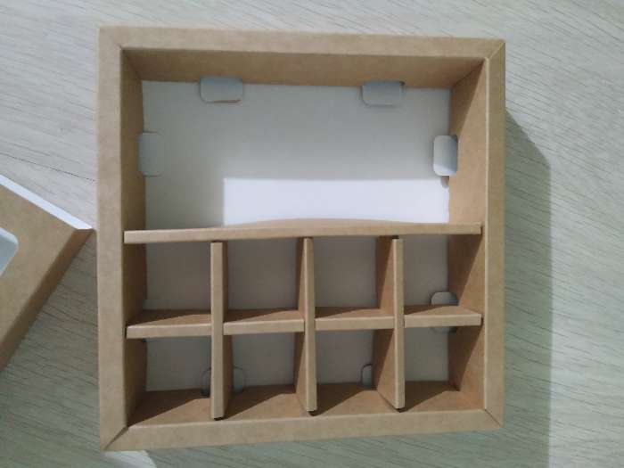 Фотография покупателя товара Коробка под 8 конфет + шоколад, с окном, крафт, 17 х 5 х 17,5 х 3,7 см - Фото 30