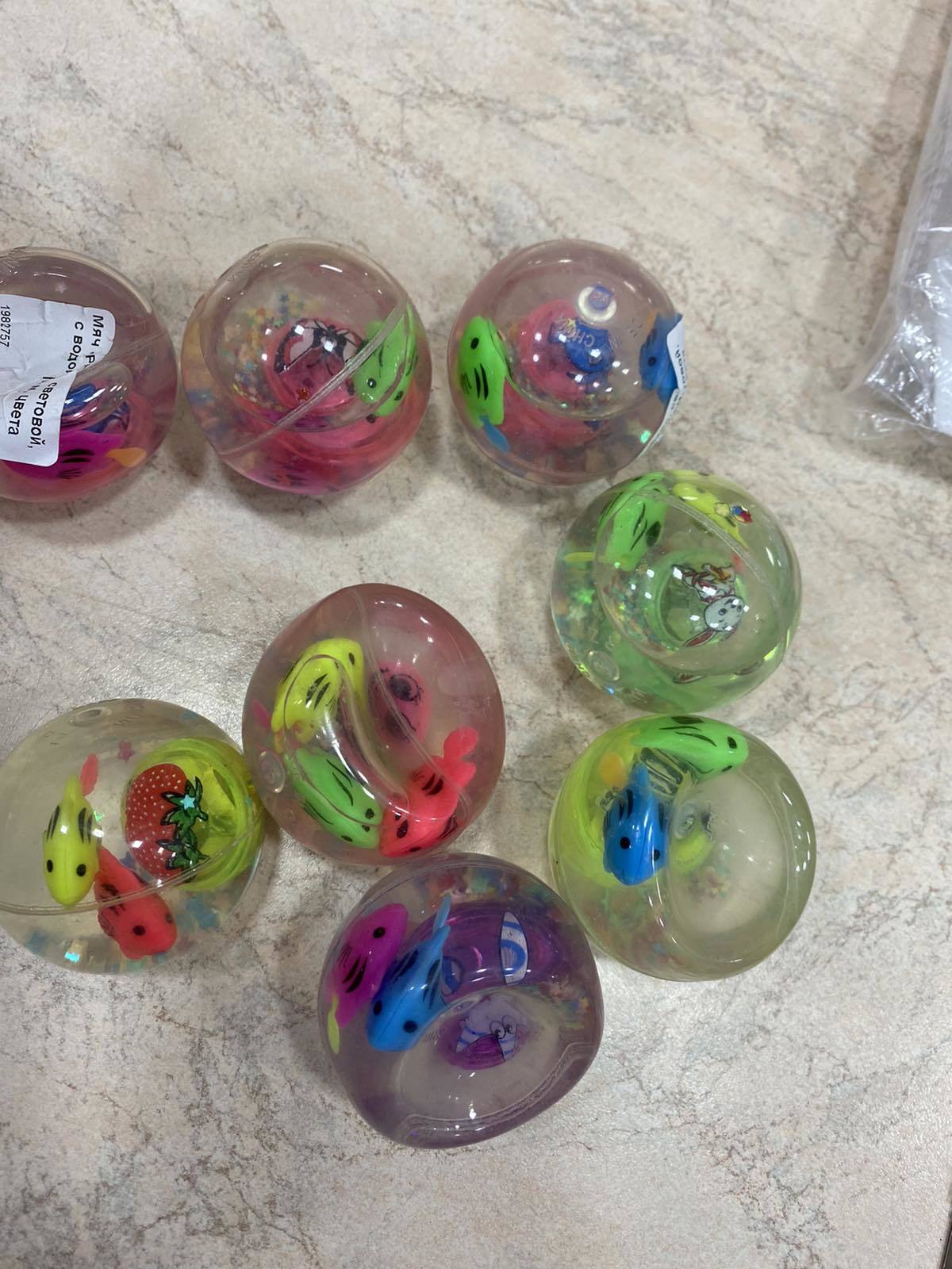 Фотография покупателя товара Мяч «Рыбки», световой, с водой, 5,5 см, цвета МИКС - Фото 1