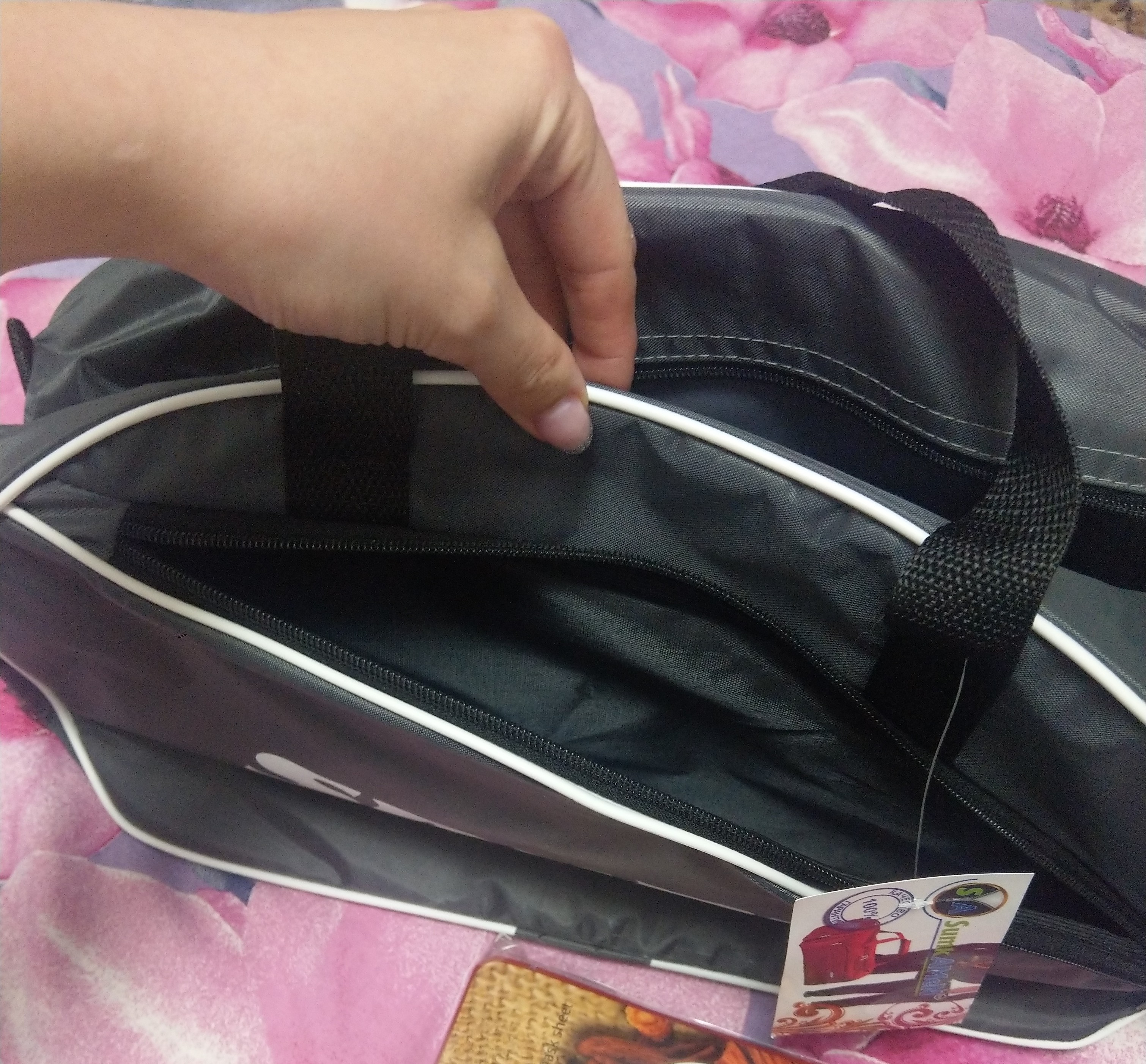 Фотография покупателя товара Сумка спортивная на молнии, наружный карман, длинный ремень, цвет серый