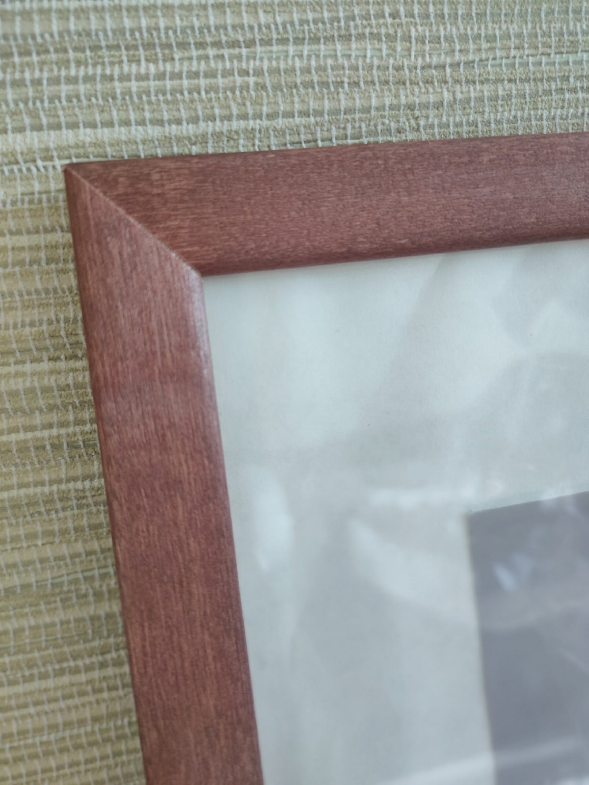 Фотография покупателя товара Фоторамка сосна с24 коричневая 35х45 см (пластиковый экран) - Фото 4