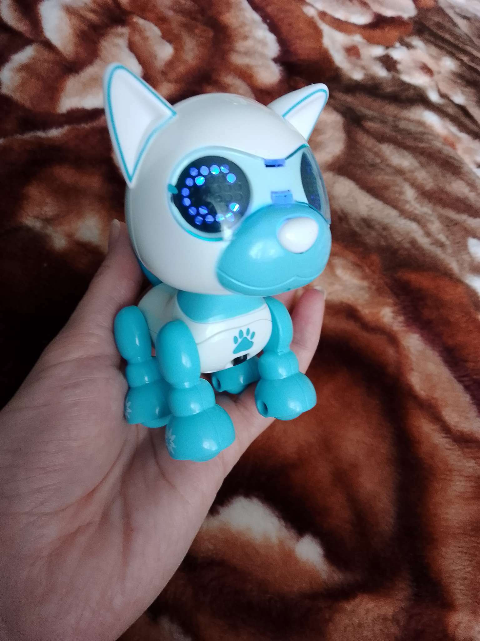 Фотография покупателя товара УЦЕНКА (порвана упаковка) Робот-игрушка интерактивный «Умный друг», звук, свет, цвет розовый - Фото 1