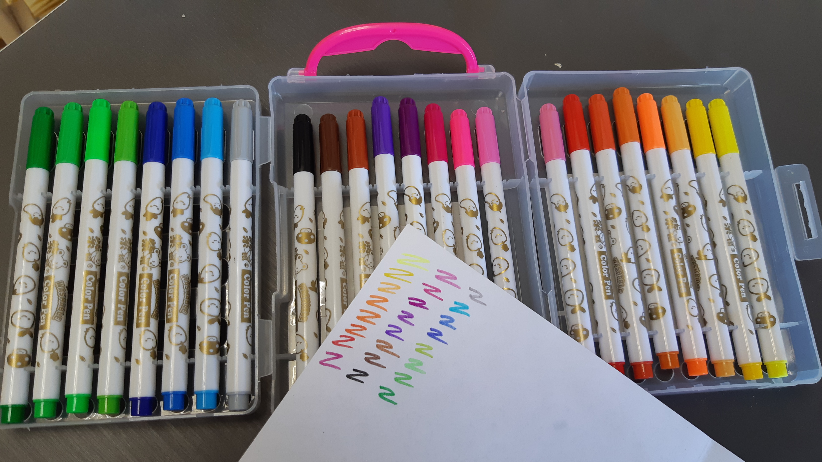 Фотография покупателя товара Фломастеры 24 цвета "Мышка", в пластиковом пенале с ручкой, вентилируемый колпачок - Фото 3