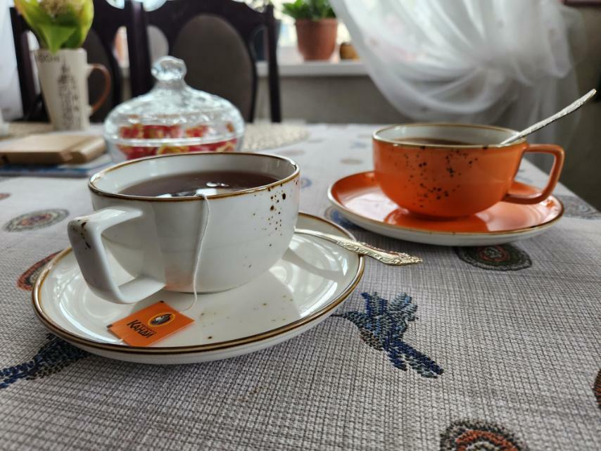 Фотография покупателя товара Чайная пара фарфоровая Magistro «Церера», 2 предмета: чашка 250 мл, блюдце d=16,3 см, цвет оранжевый