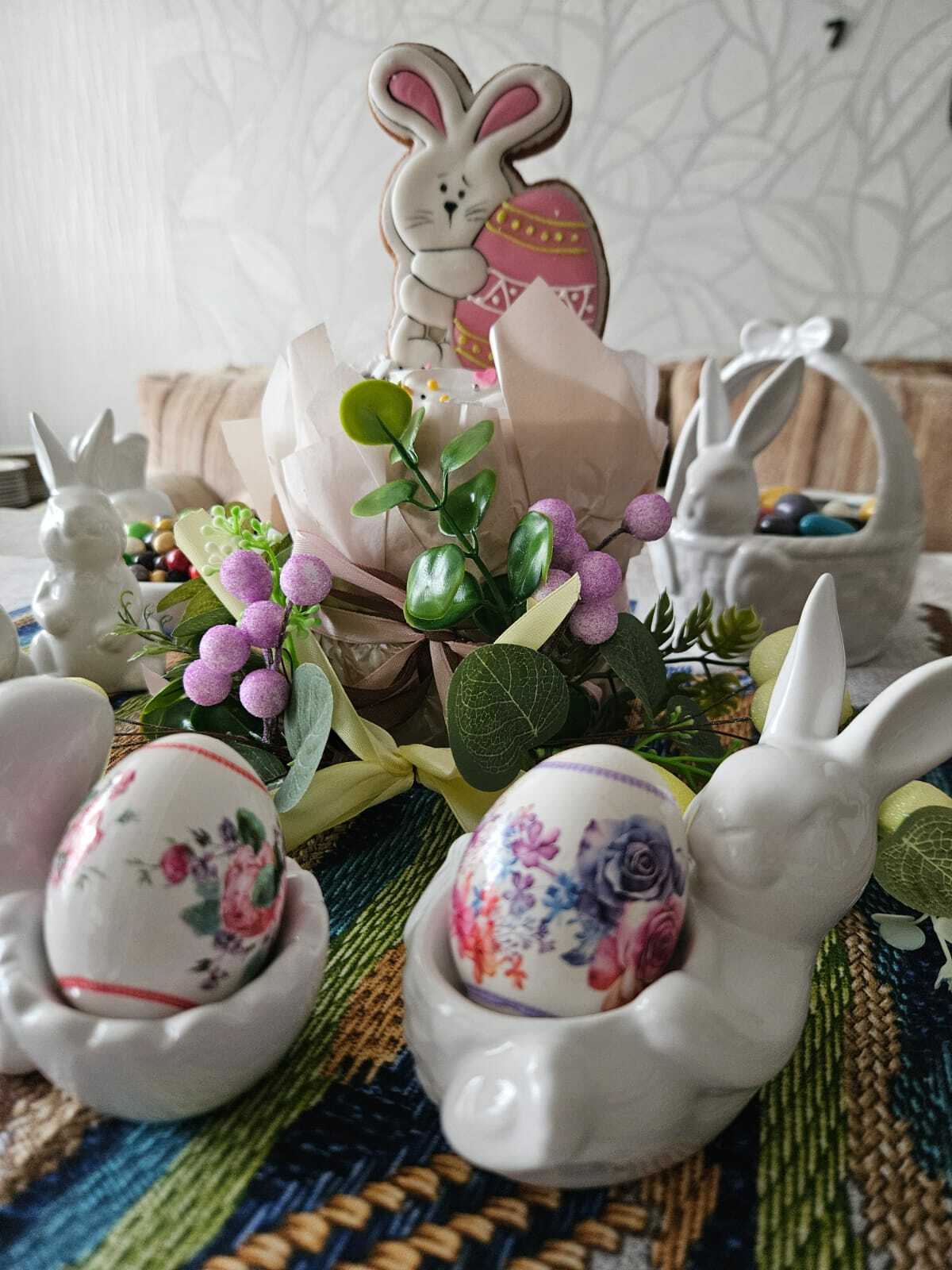 Фотография покупателя товара Подставка для яиц Доляна «Зайка», 12,5×8×9,5 см - Фото 1