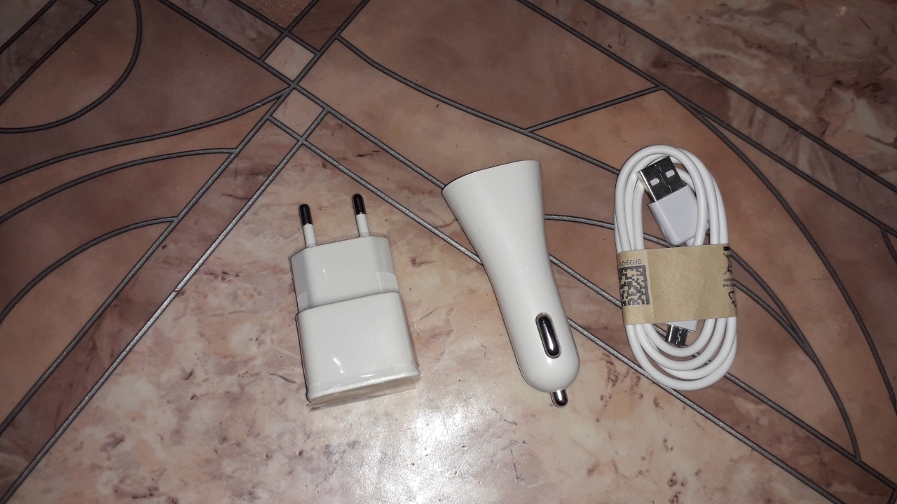 Фотография покупателя товара Комплект для зарядки 3 в 1 LuazON UC-11, АЗУ 2.1A/1 A, microUSB,1A,1 м, СЗУ 1A, белый - Фото 1