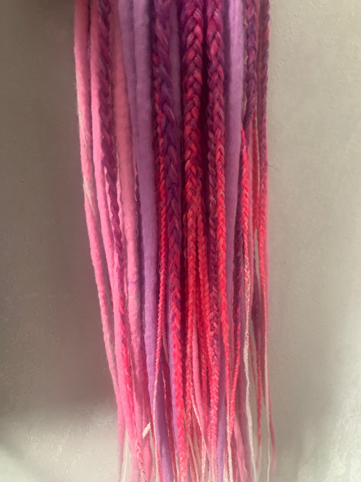 Фотография покупателя товара SIM-BRAIDS Канекалон трёхцветный, гофрированный, 65 см, 90 гр, цвет фиолетовый/сиреневый/пепельный(#FR-27) - Фото 2