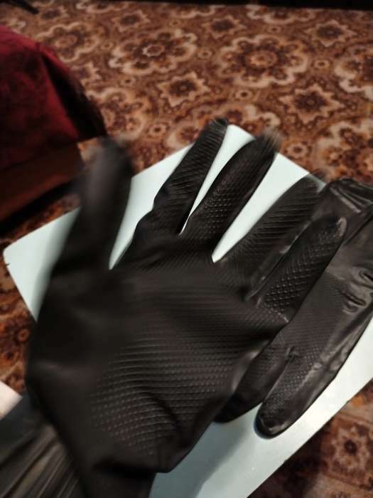 Фотография покупателя товара Перчатки хозяйственные Доляна, латексные, 50 гр, размер S, цвет чёрный - Фото 5