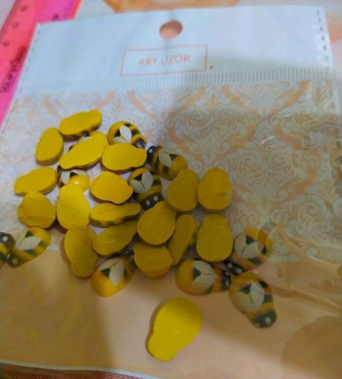 Фотография покупателя товара Декор для творчества дерево "Жёлтая пчёлка" набор 30 шт 0,9х1,3 см - Фото 8