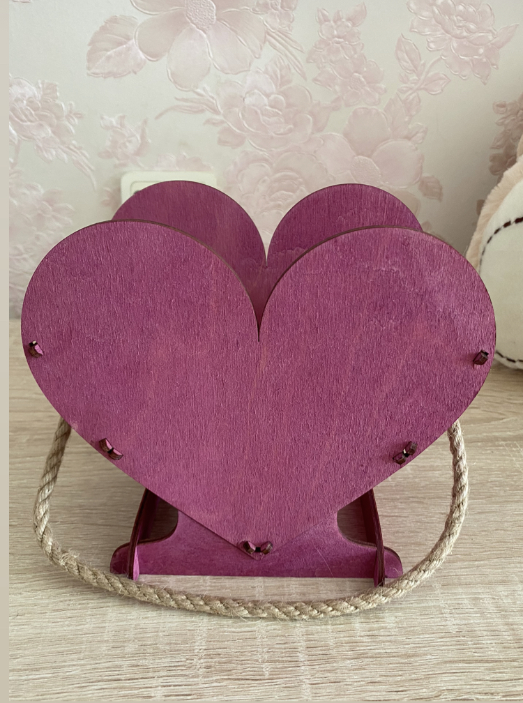 Фотография покупателя товара Кашпо деревянное 17.7×10.5×15 см уникальное "Сердце на двоих", ручка верёвка, бордовый
