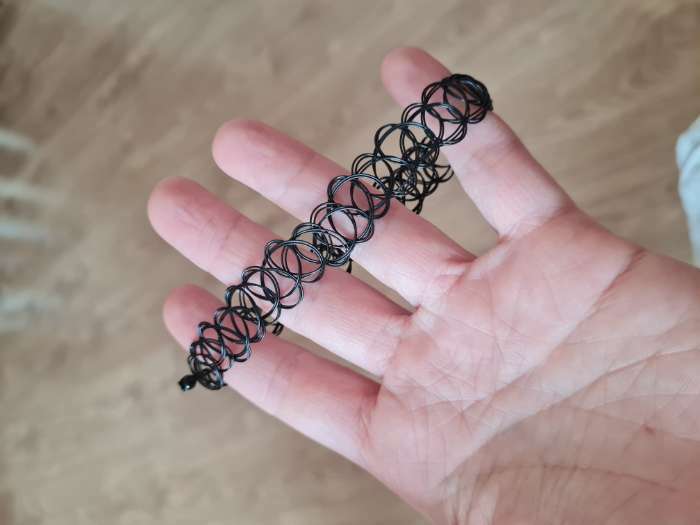 Фотография покупателя товара Набор 2 предмета: чокер, браслет «Классика», цвет чёрный, 30 см - Фото 3