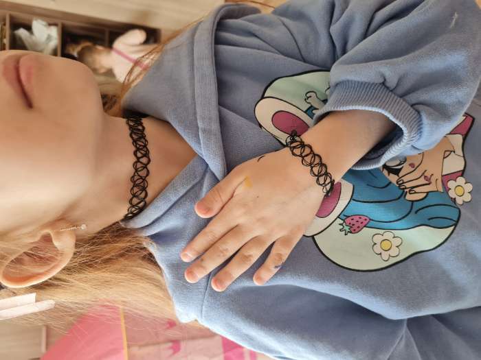 Фотография покупателя товара Набор 2 предмета: чокер, браслет «Классика», цвет чёрный, 30 см - Фото 4