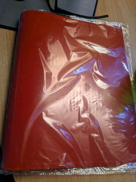 Фотография покупателя товара Папка с 20 вкладышами А4, 500 мкм, Calligrata, текстура "песок", красная