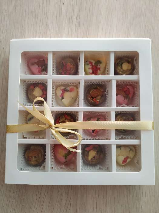 Фотография покупателя товара Коробка для конфет, крафт, 17.5×17.5×4 см - Фото 13