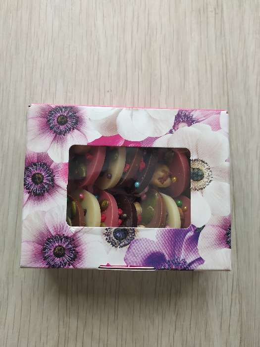 Фотография покупателя товара Кондитерская упаковка, коробка с ламинацией «Счастья», 10 х 8 х 3.5 см - Фото 4