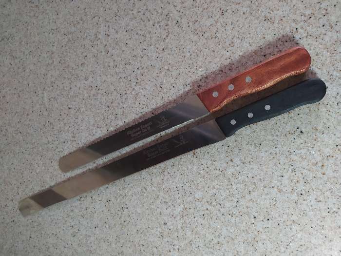 Фотография покупателя товара Нож для бисквита двусторонний KONFINETTA, с крупными зубцами и ровным краем, лезвие 25 см, толщина лезвия 0,9 мм - Фото 1