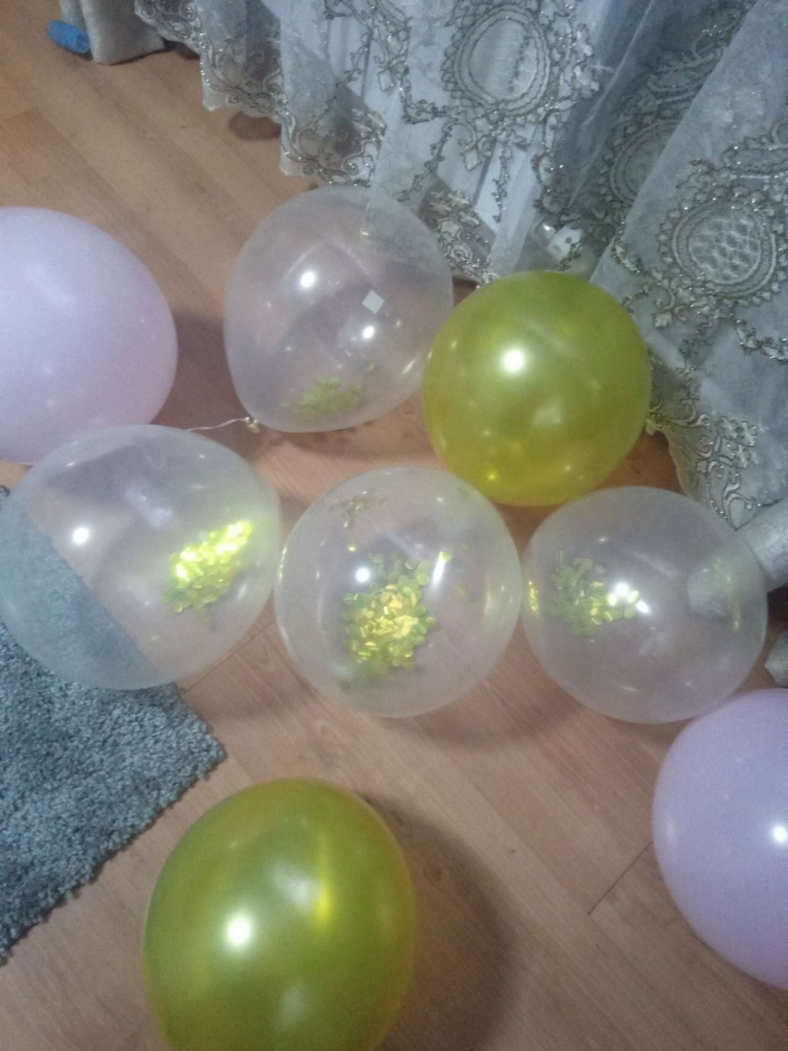 Фотография покупателя товара Букет из шаров «Романтика», фольга, латекс, жёлтый, набор из 14 шт. - Фото 2