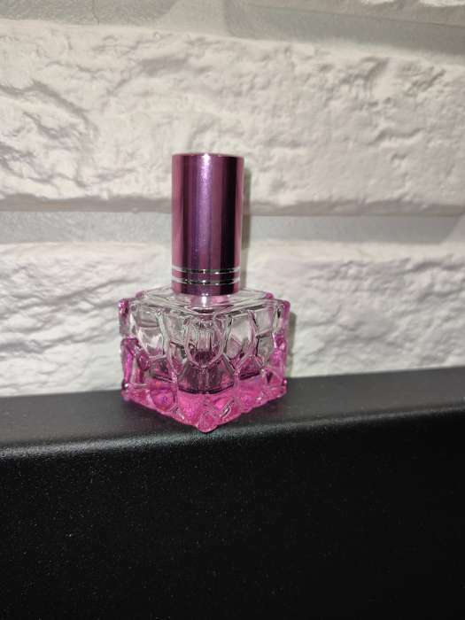 Фотография покупателя товара Флакон стеклянный для парфюма «Relief», с распылителем, 8 мл, цвет МИКС