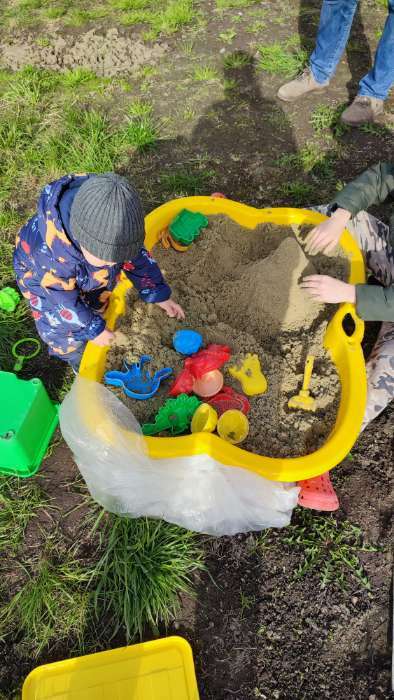 Фотография покупателя товара Песочница детская пластиковая, 94 × 70 × 19 см, жёлтая, «Синбад» - Фото 1
