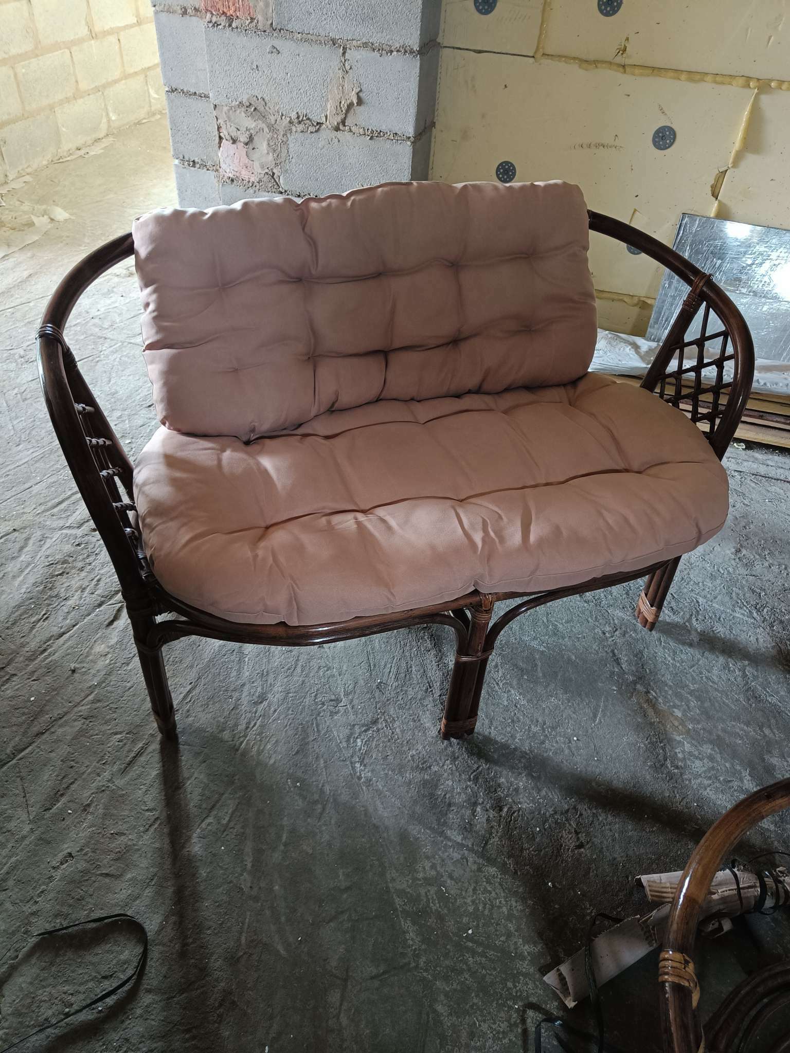 Фотография покупателя товара Набор садовой мебели "Bagama": 2 кресла, 1 диван, 1 стол, ротанг тёмный, подушки бежевые - Фото 7