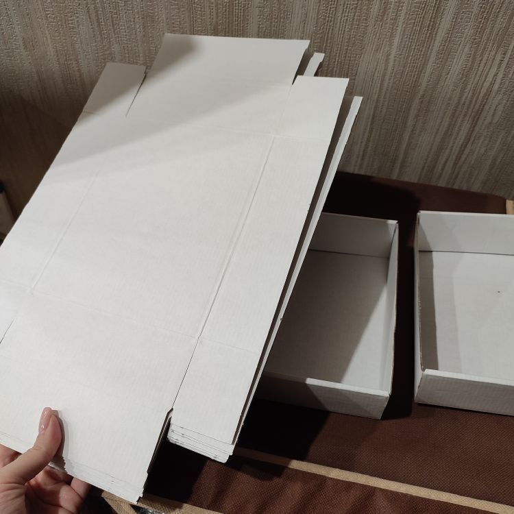 Фотография покупателя товара Коробка сборная без печати крышка-дно белая без окна 18 х 15 х 5 см