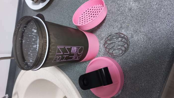 Фотография покупателя товара Шейкер спортивный «Доминируй, властвуй, приседай», розовый, с чашей под протеин, 500 мл - Фото 2