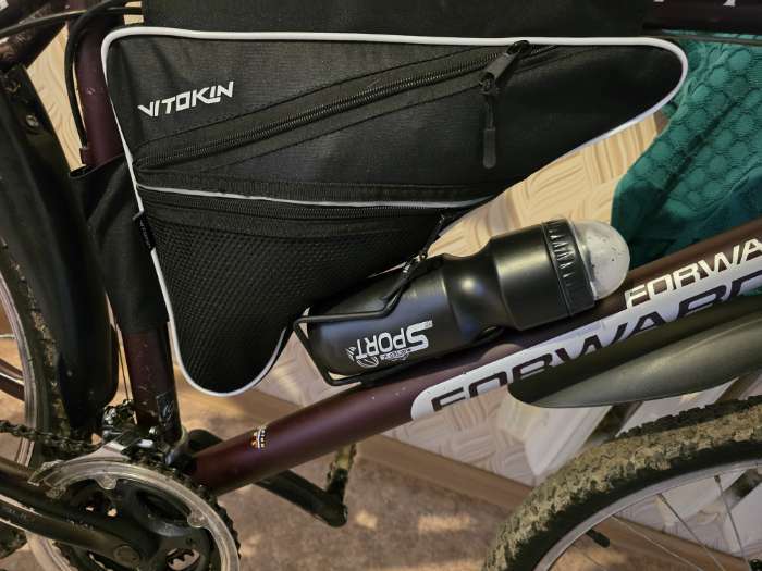 Фотография покупателя товара Бутылка для воды велосипедная, 750 мл, "Мастер К.", с креплением, чёрная - Фото 2