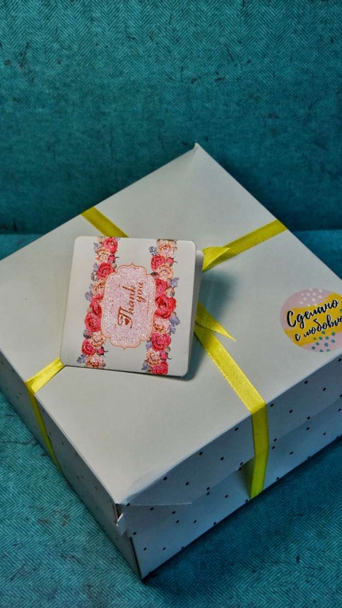 Фотография покупателя товара Коробка подарочная из картона, упаковка, «Нежный горошек», 17 х 9 х 17 см - Фото 1