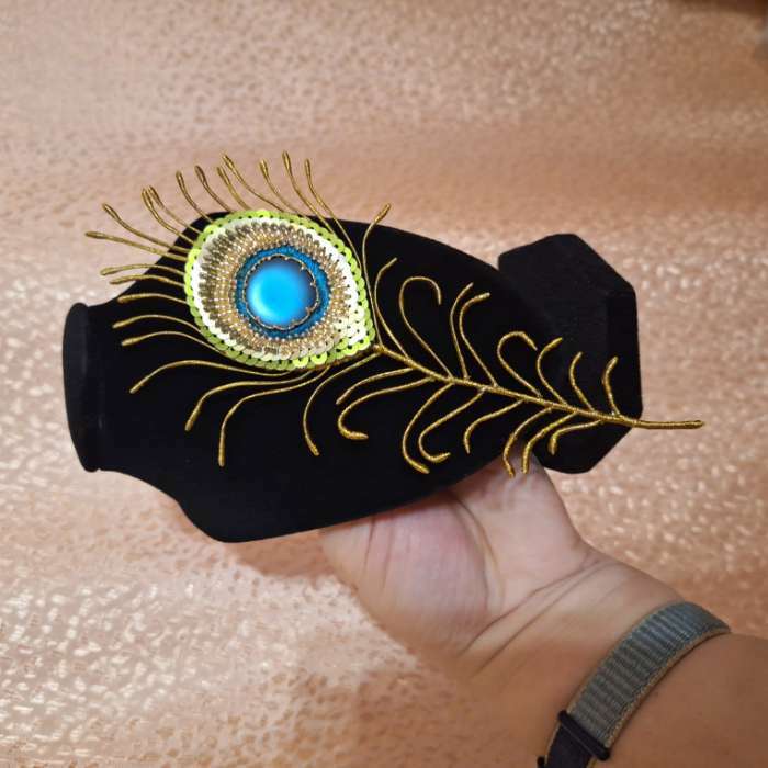 Фотография покупателя товара Бюст для украшений QF, 15×16×22 см, h=22 см, чёрный - Фото 3