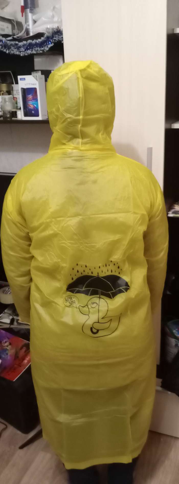 Фотография покупателя товара Дождевик взрослый плащ «Зря - зря», размер 42-48, 60 х 110 см, цвет жёлтый - Фото 2