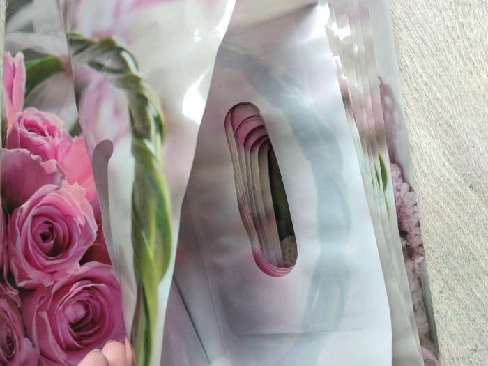 Фотография покупателя товара Пакет "Корзина роз", полиэтиленовый с вырубной ручкой, 60 мкм 31х40 см