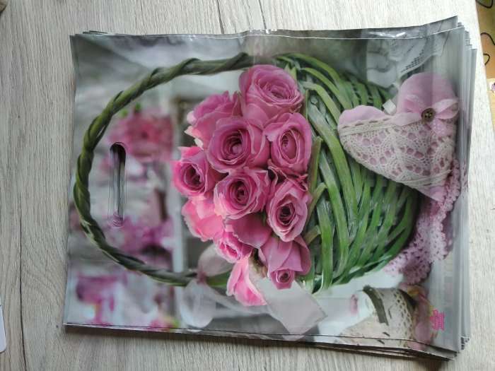 Фотография покупателя товара Пакет "Корзина роз", полиэтиленовый с вырубной ручкой, 60 мкм 31х40 см