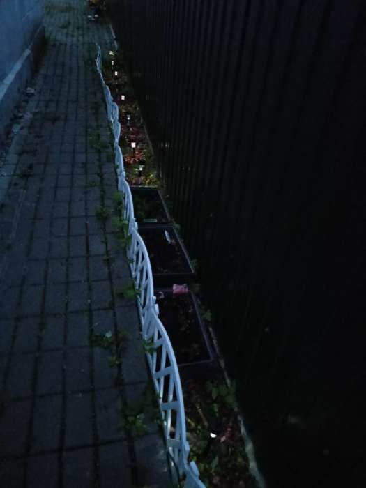Фотография покупателя товара Садовый светильник на солнечной батарее «Трапеция», 4.5 × 30 × 4.5 см, 1 LED, свечение белое - Фото 3