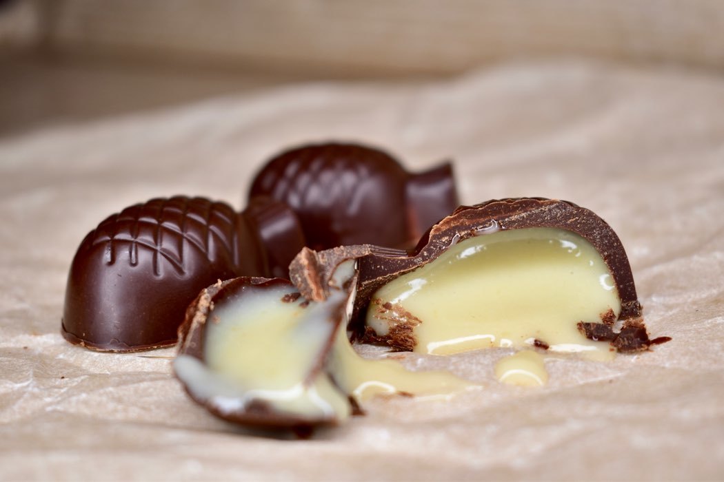 Фотография покупателя товара Форма для конфет и шоколада «Ананас», 28×14 см, 21 ячейка, цвет прозрачный - Фото 1