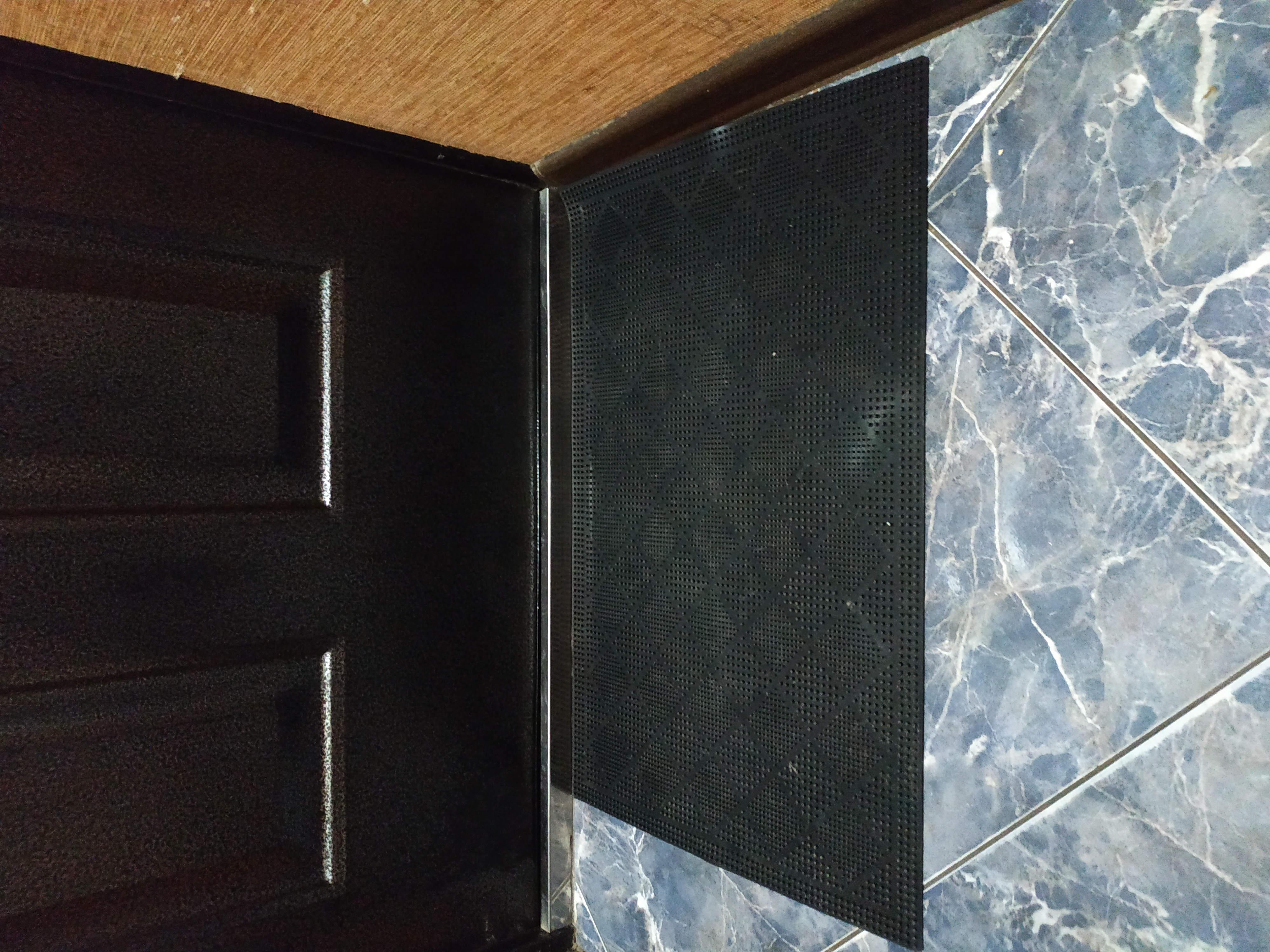 Фотография покупателя товара Коврик придверный резиновый «Паркет», 39×60 см, цвет чёрный - Фото 1