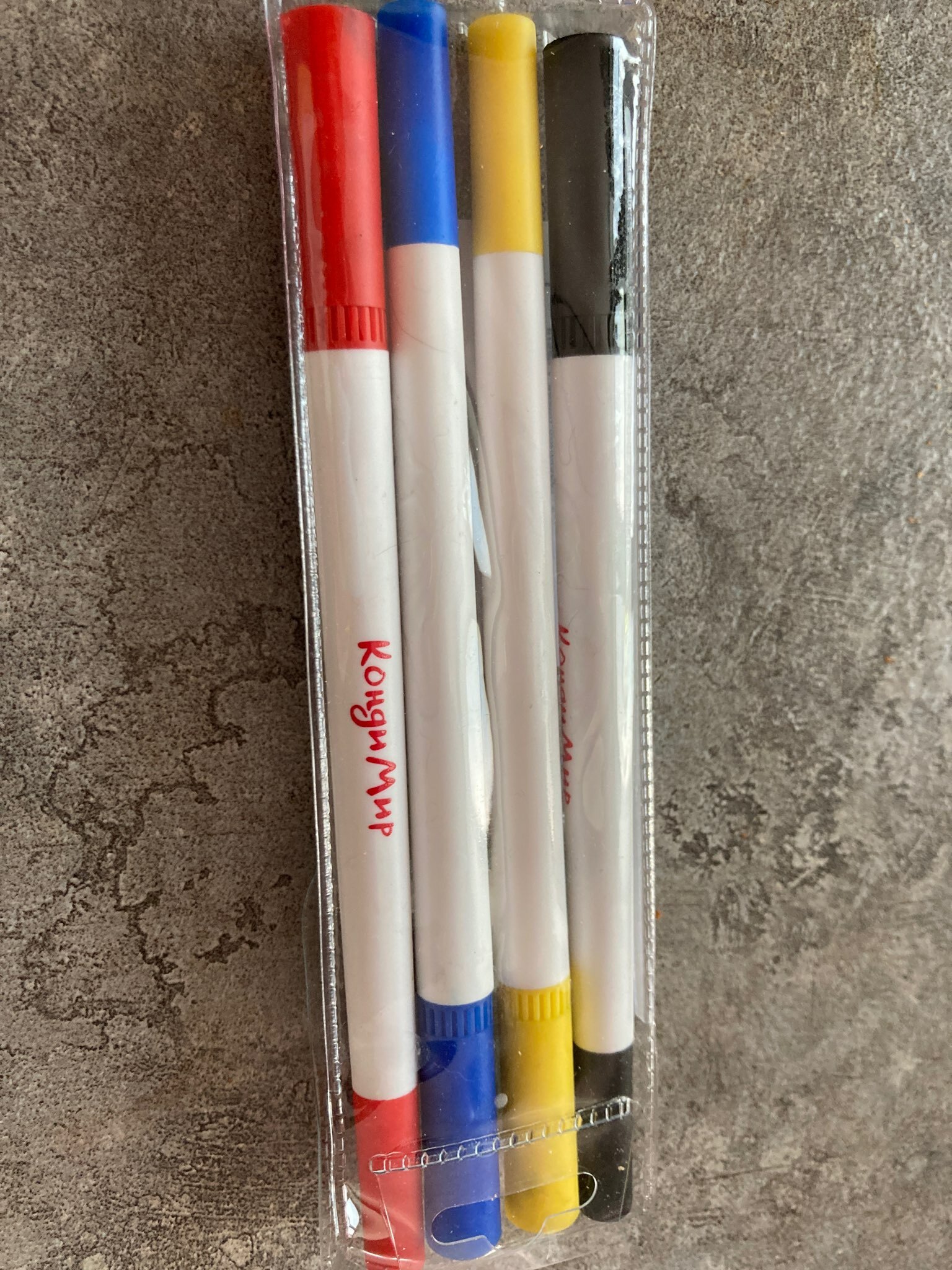 Фотография покупателя товара Маркер пищевой 2-х сторонний, набор 4 цвета (Красный, синий, жёлтый, чёрный)