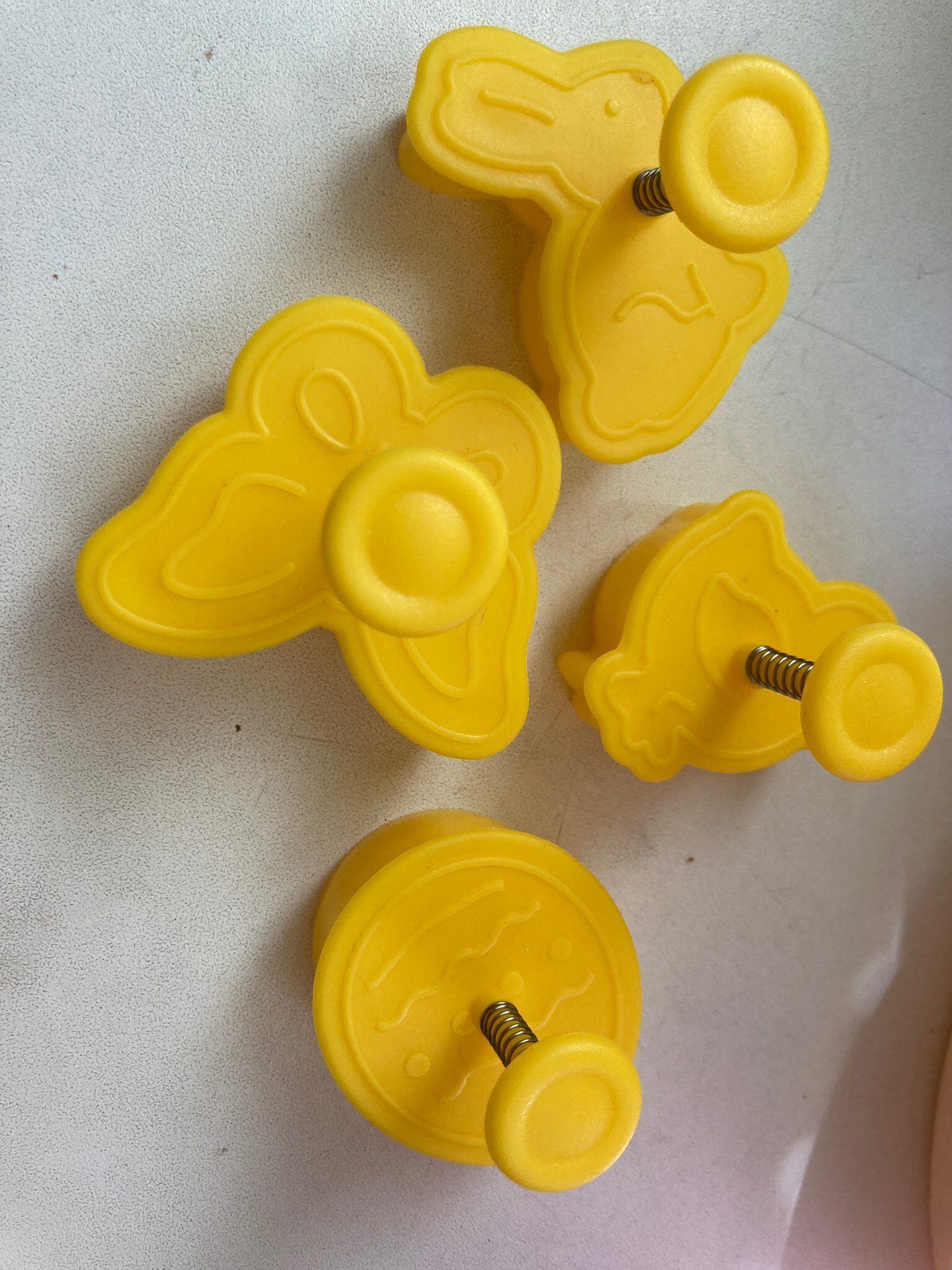 Фотография покупателя товара Набор плунжеров кондитерских Доляна «Пасха», 4 шт, 5×5 см, цвет жёлтый - Фото 1