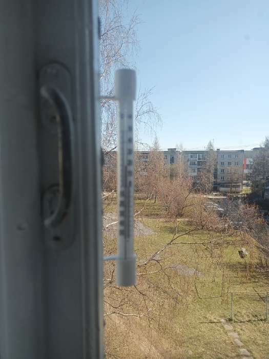 Фотография покупателя товара Термометр уличный, на окно, на гвоздике, от -50°С до +60°С, 21 х 6.5 см - Фото 1