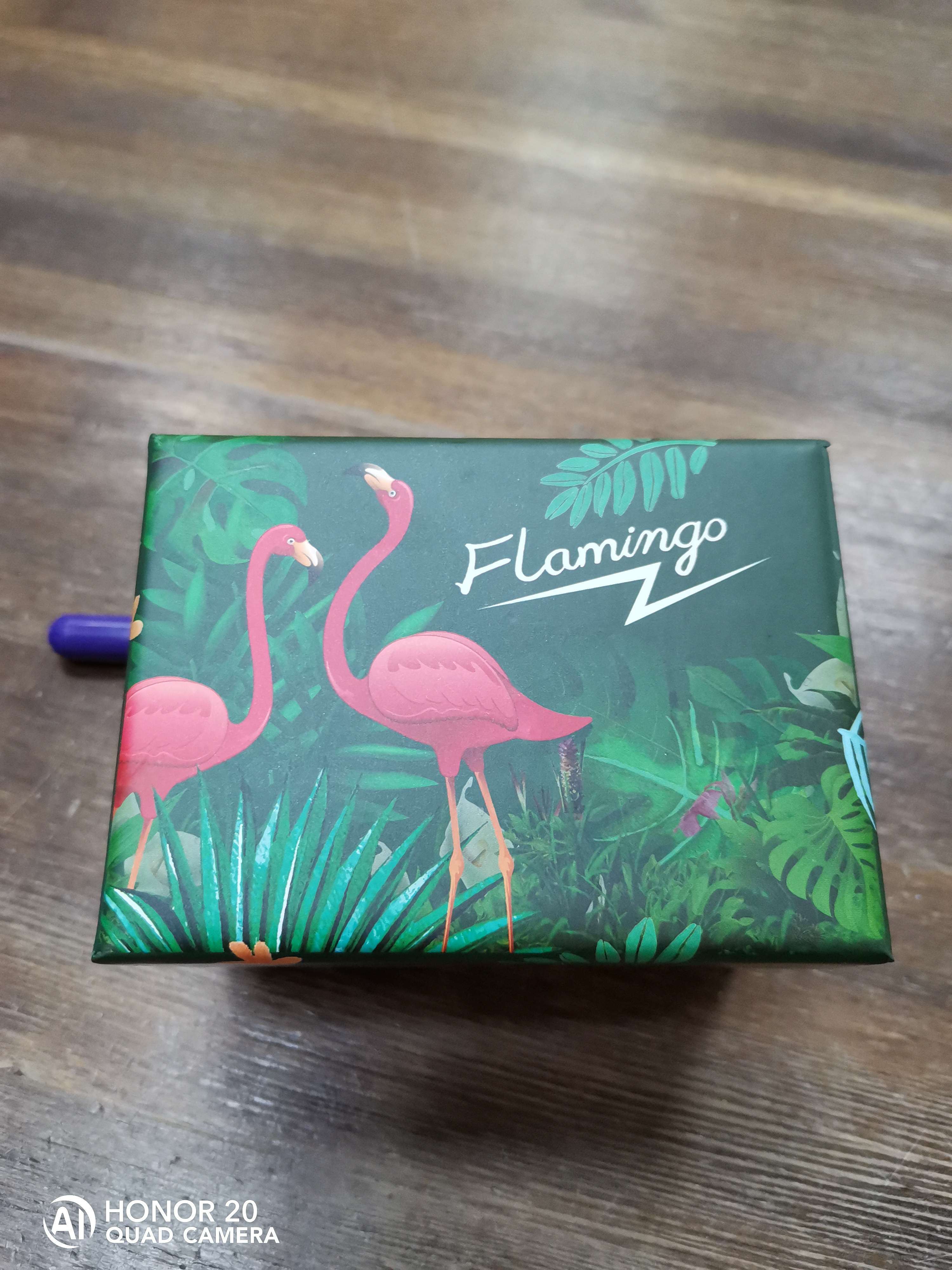 Фотография покупателя товара Коробка подарочная "Фламинго", красно-зелёный, 10 х 7,5 х 6,5 см - Фото 5