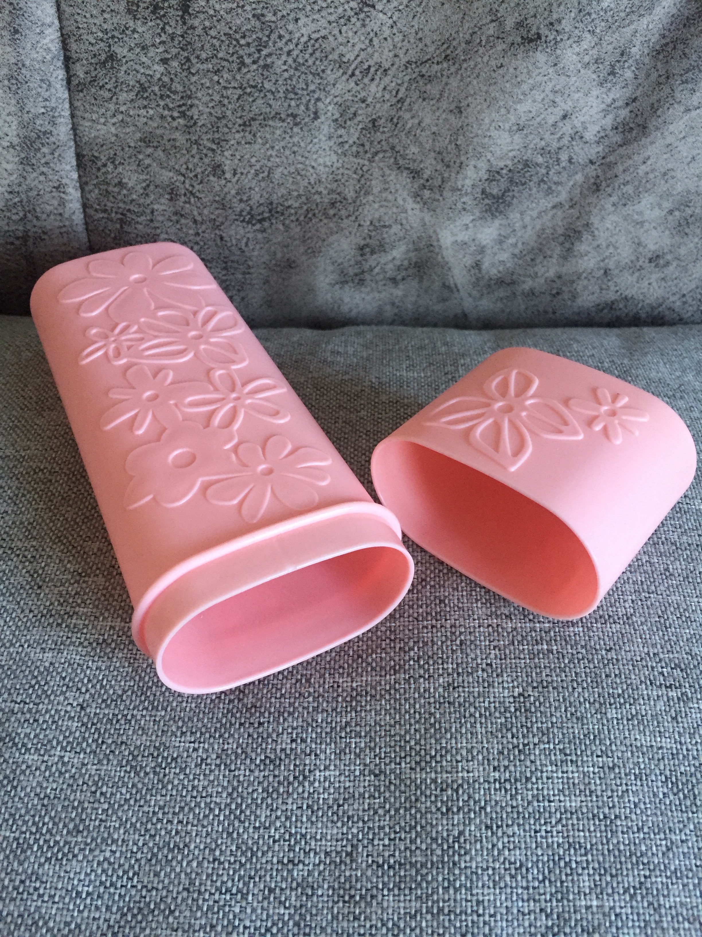 Фотография покупателя товара Футляр для зубной пасты и щётки, 20 см, цвет МИКС - Фото 2