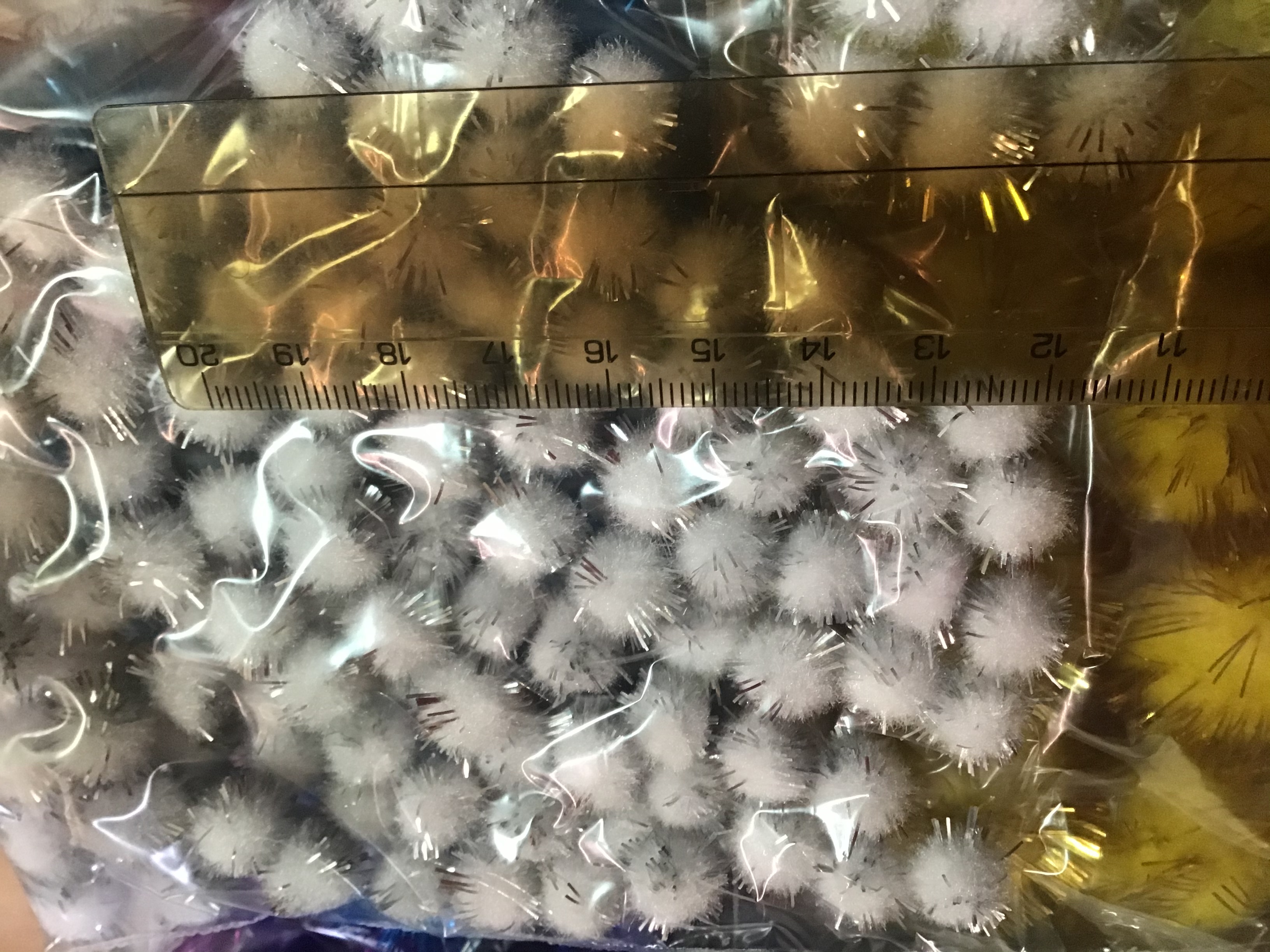 Фотография покупателя товара Набор деталей для декора «Бомбошки с блеском» набор 100 шт., размер 1 шт: 1 см, цвет чёрный - Фото 3