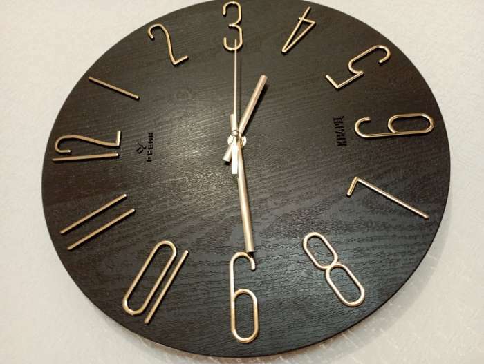 Фотография покупателя товара Часы настенные, интерьерные, бесшумные, d-30 см, коричневые - Фото 2